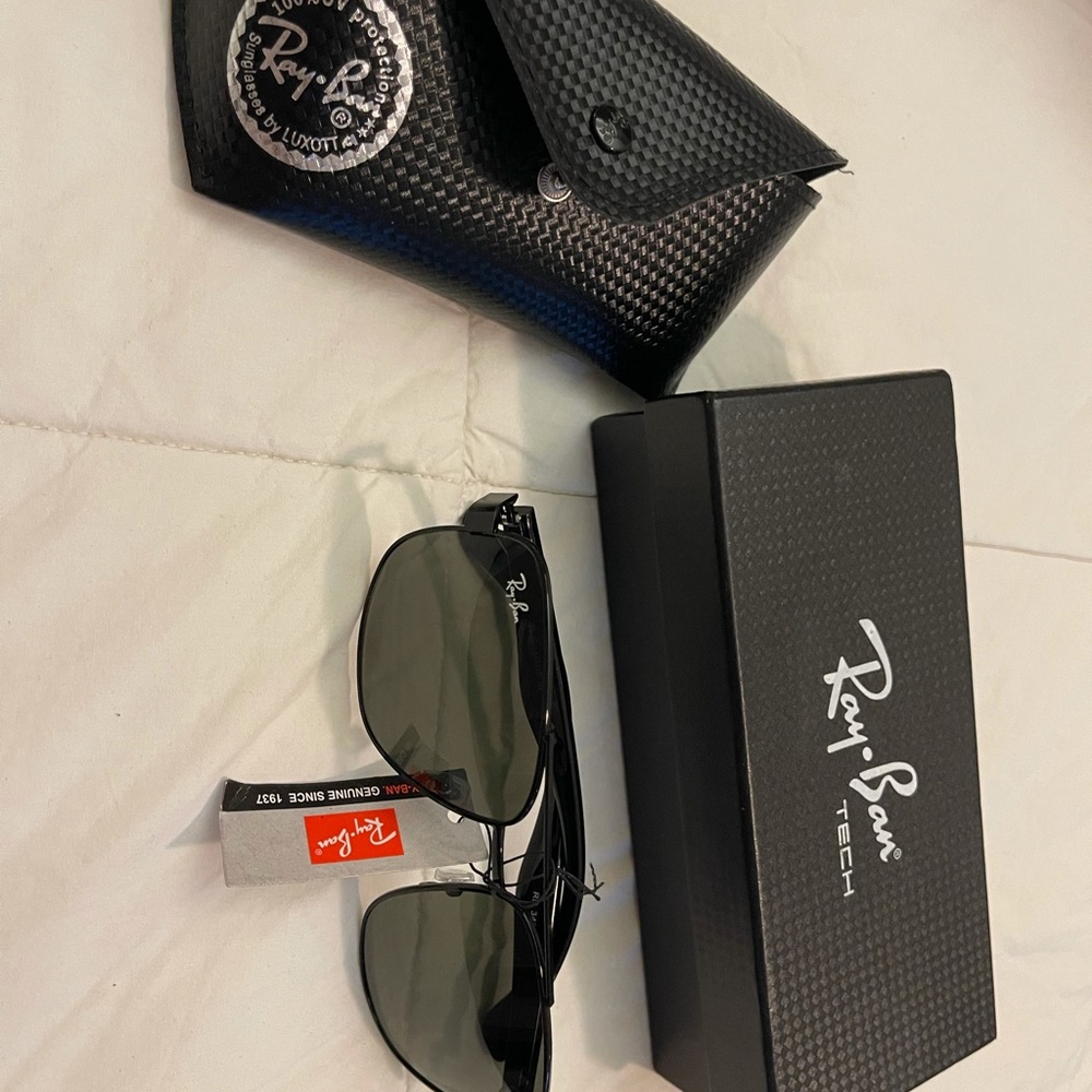 Brand New RayBan Sunglasses. Model # RB 3483
